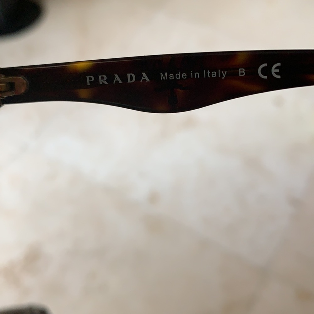 Prada sunglasses - Picture 5 of 6